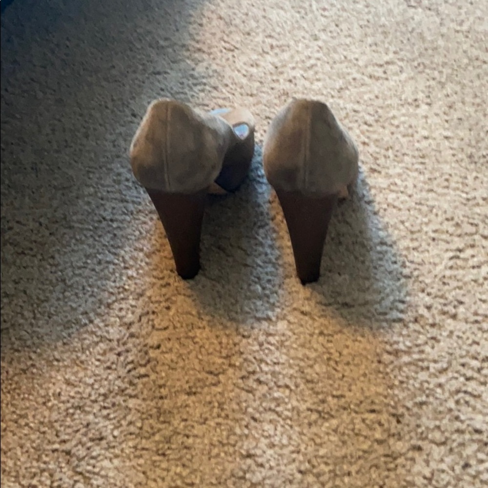 Shoes - image 4